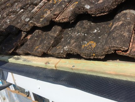 Thanet Fascia installation showing new roofing felt and eaves battens